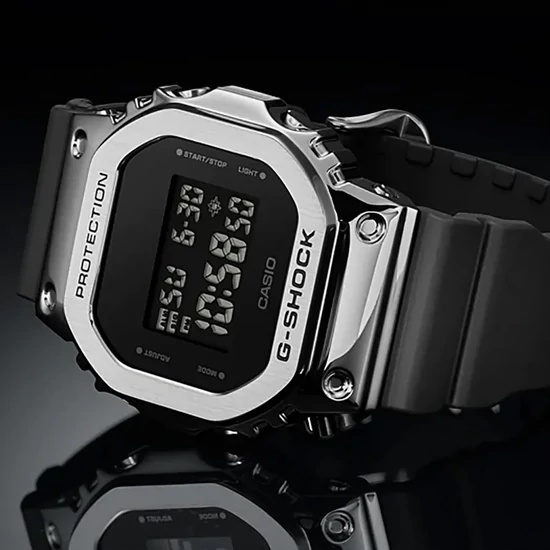 GM-5600-1 Casio G-shock  férfi karóra