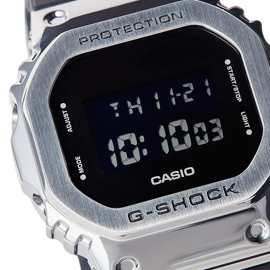 GM-5600-1 Casio G-shock  férfi karóra