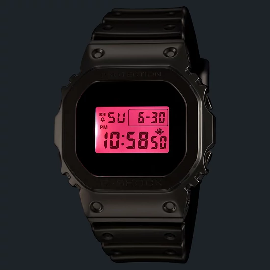 GM-5600YRA-8 Casio G-shock  férfi karóra