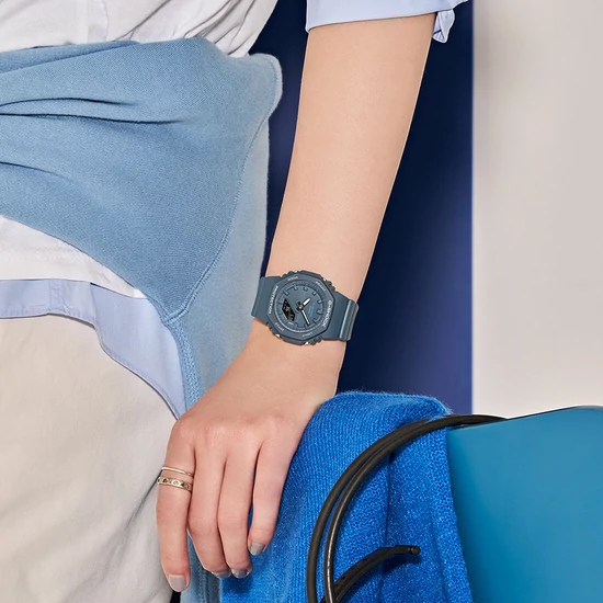 GMA-P2100BA-2 Casio G-shock  női karóra